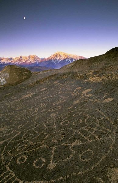 Nevada  Sierra Nevada, Great Basin, Petroglyphs